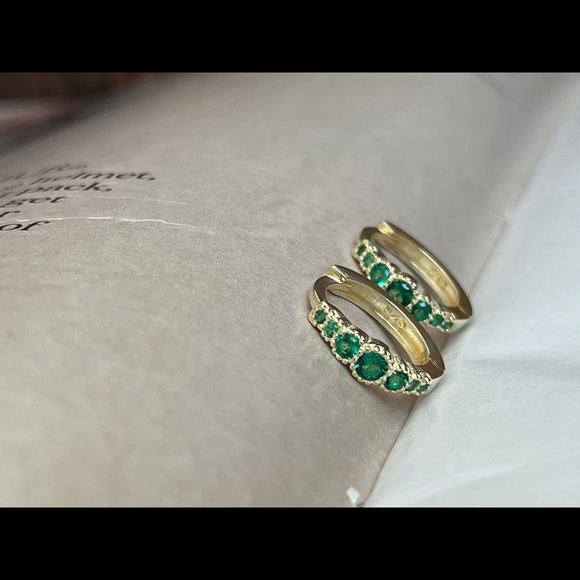 Hoop earrings gold huggies color cz huggies - Picture 4 of 8